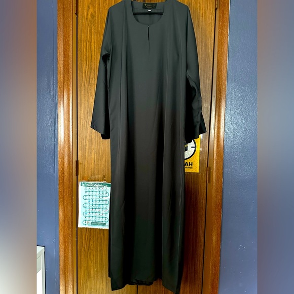 Abayas - Picture 2 of 7